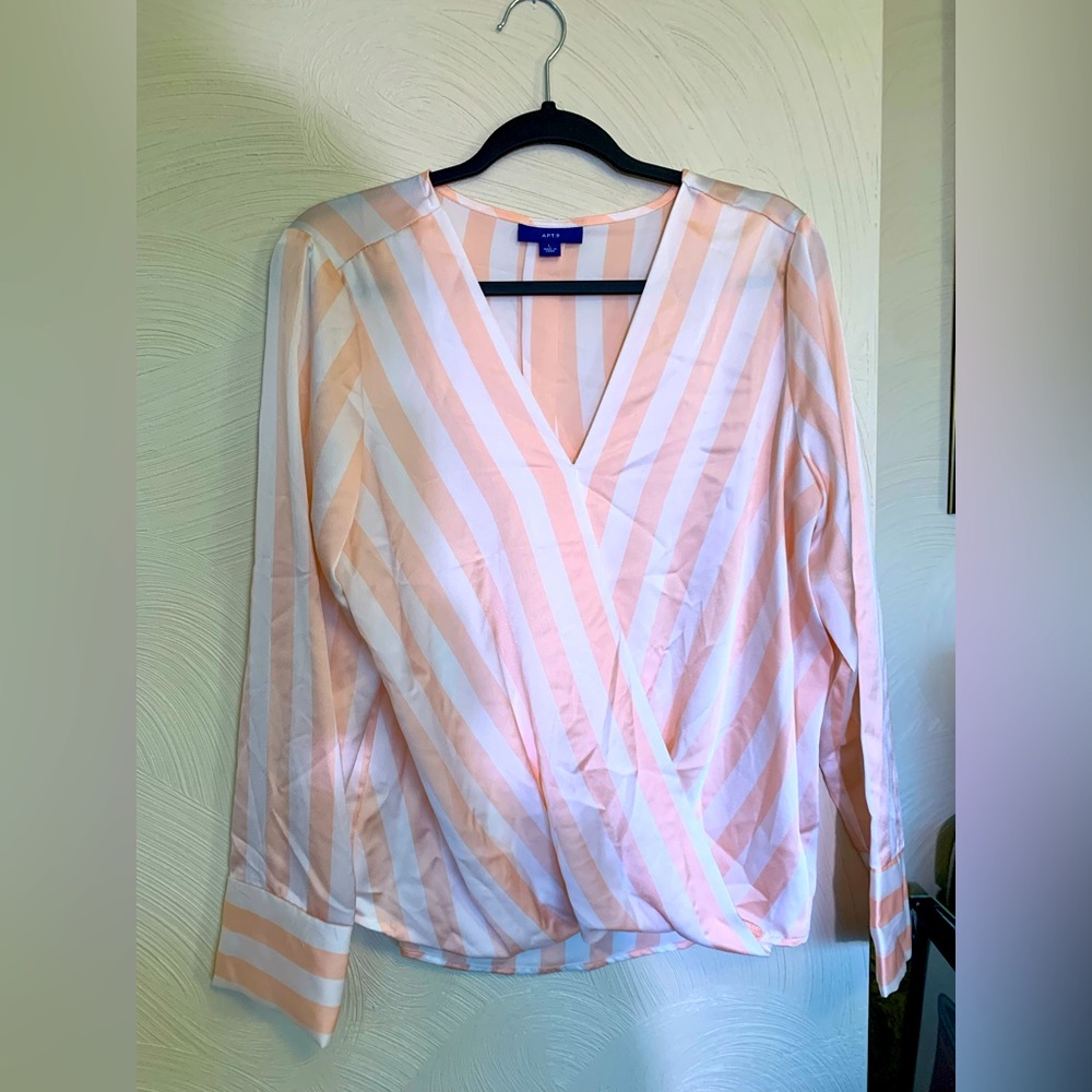 Apt 9 stylish stripped Business casual top!